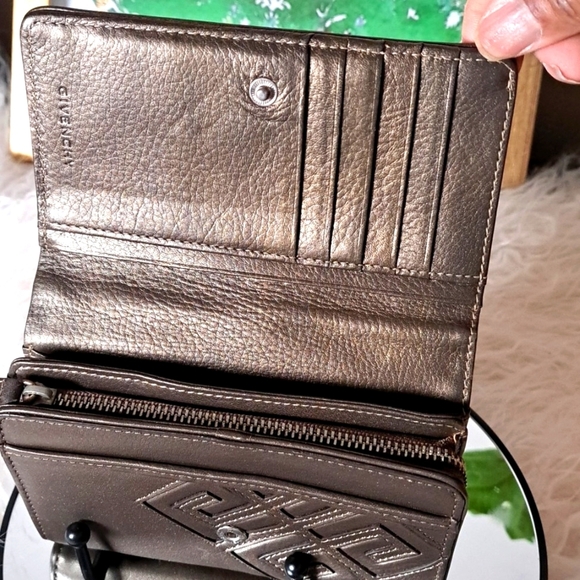 Givenchy Vintage Wallet EUC - Picture 6 of 11